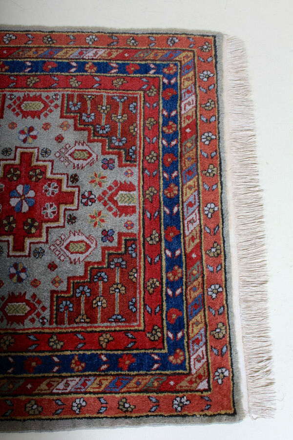 Tapis à franges caucasien du XXe siècle
