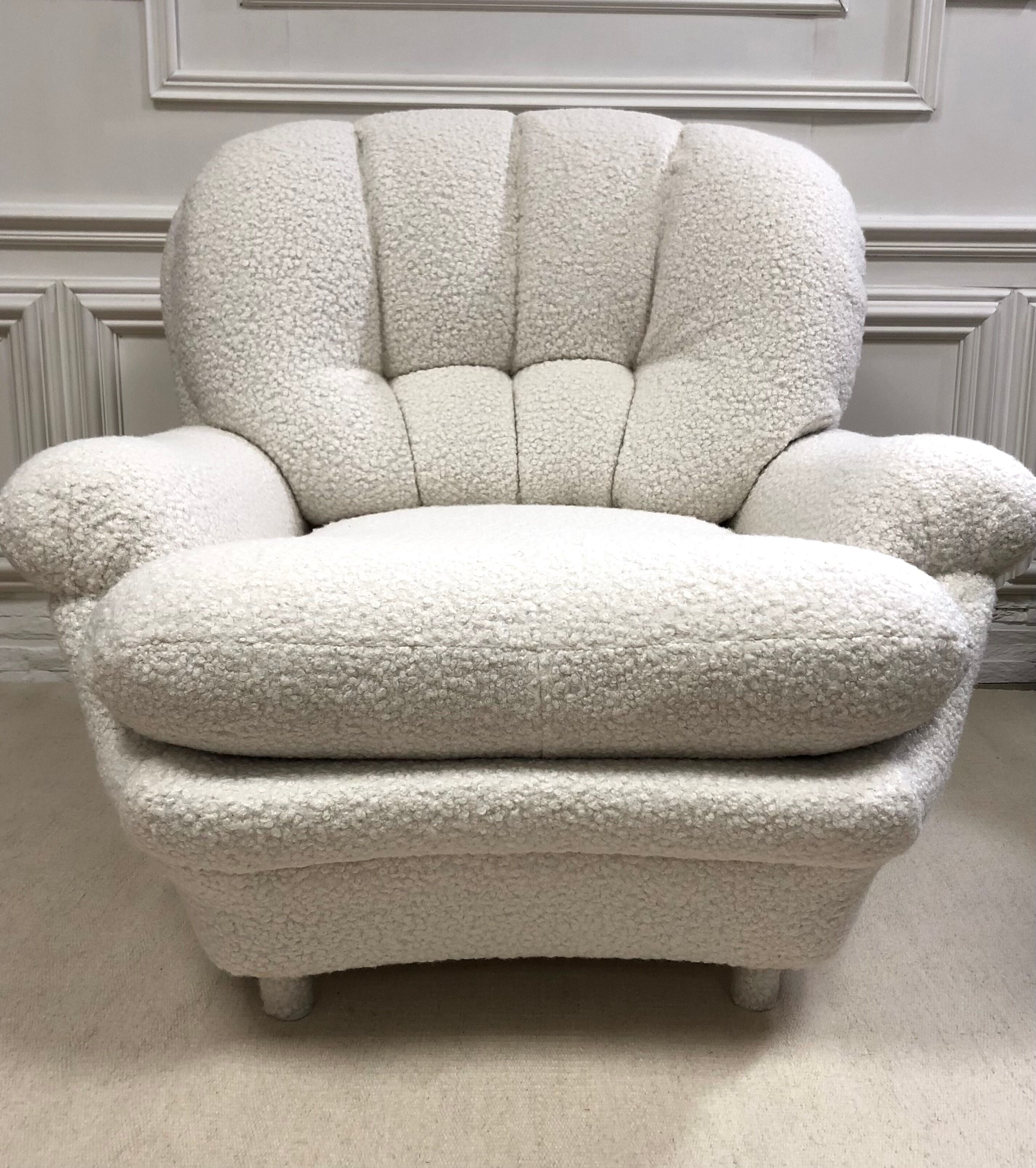 Vintage 80s shell armchair in curly wool