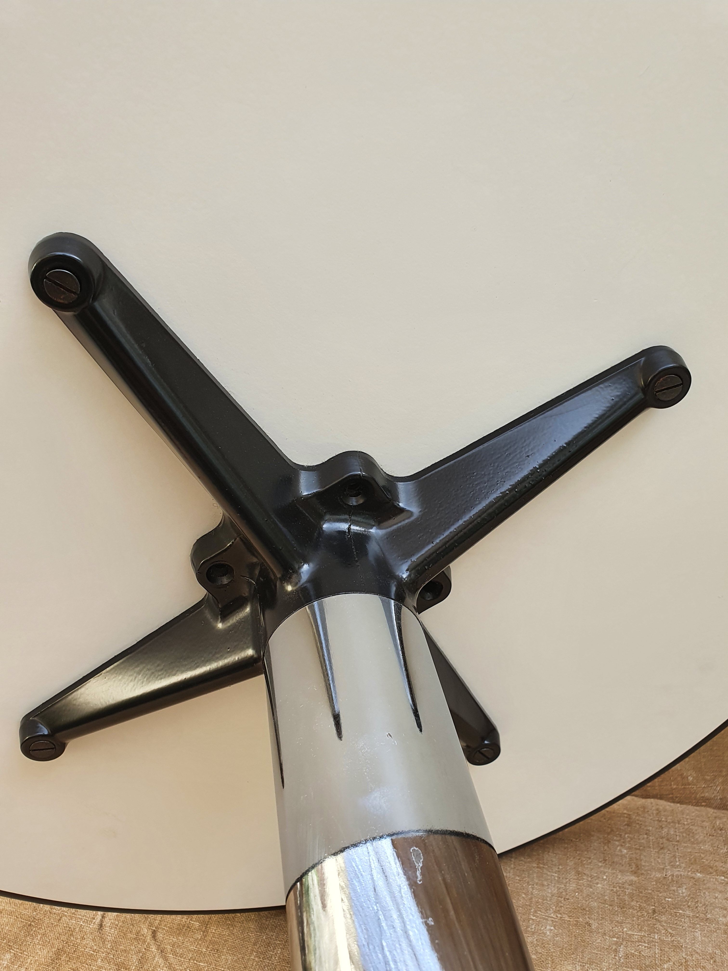 Round side table Castelli