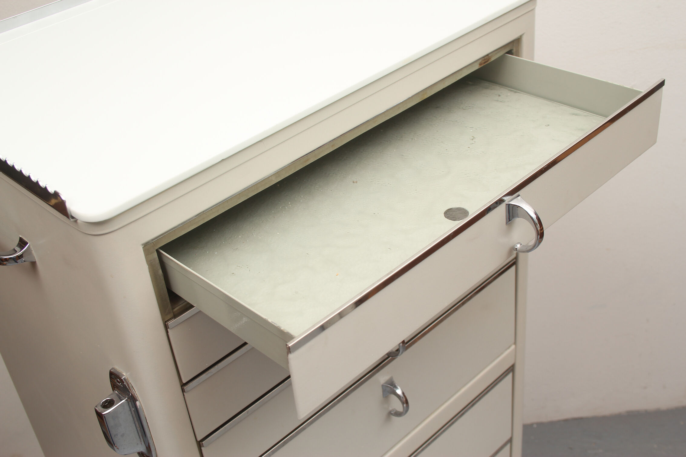 1950s doctors cabinet with drawers from Baisch
