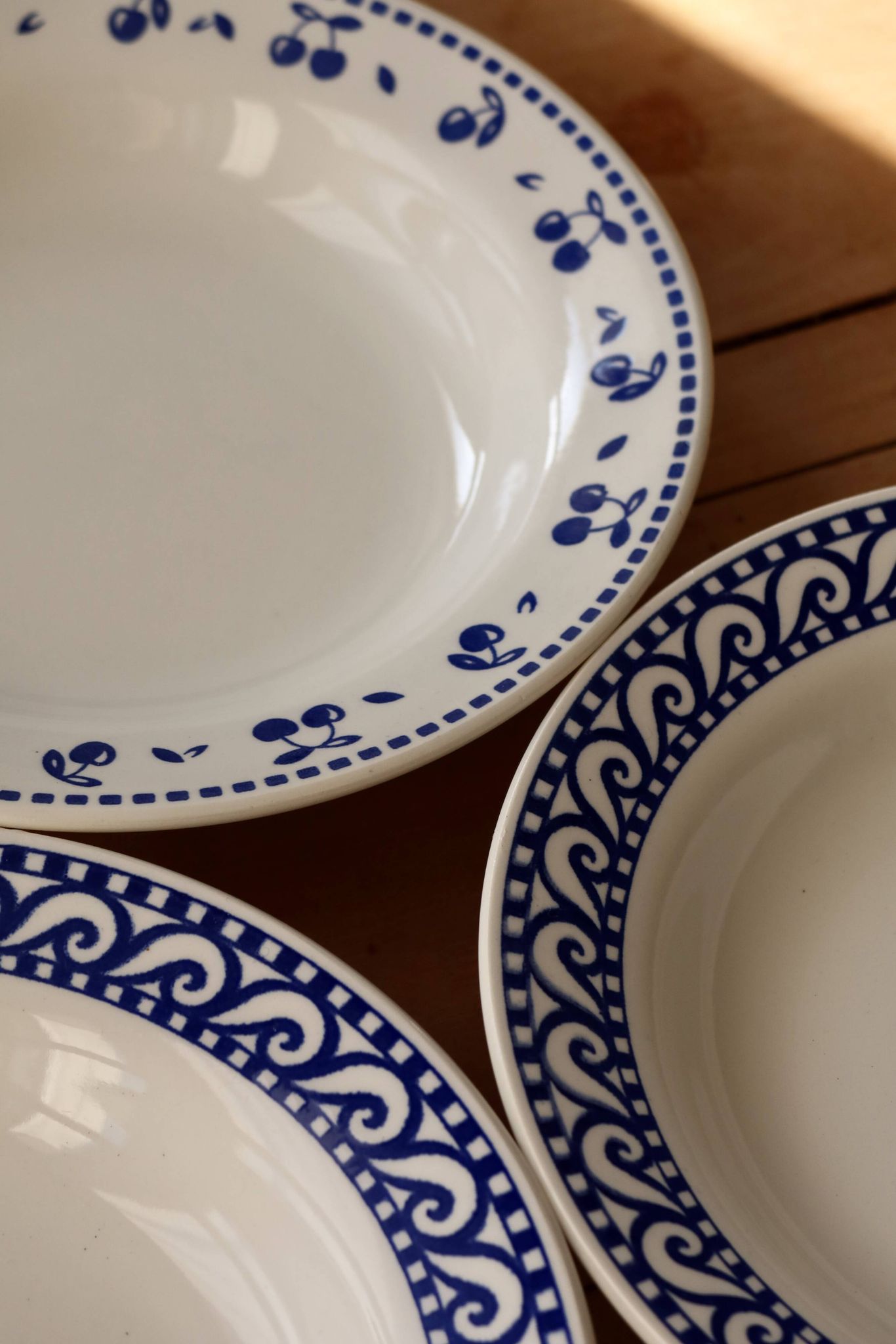 4 assiettes creuses vintage dépareillées faïence - Lot Camilla