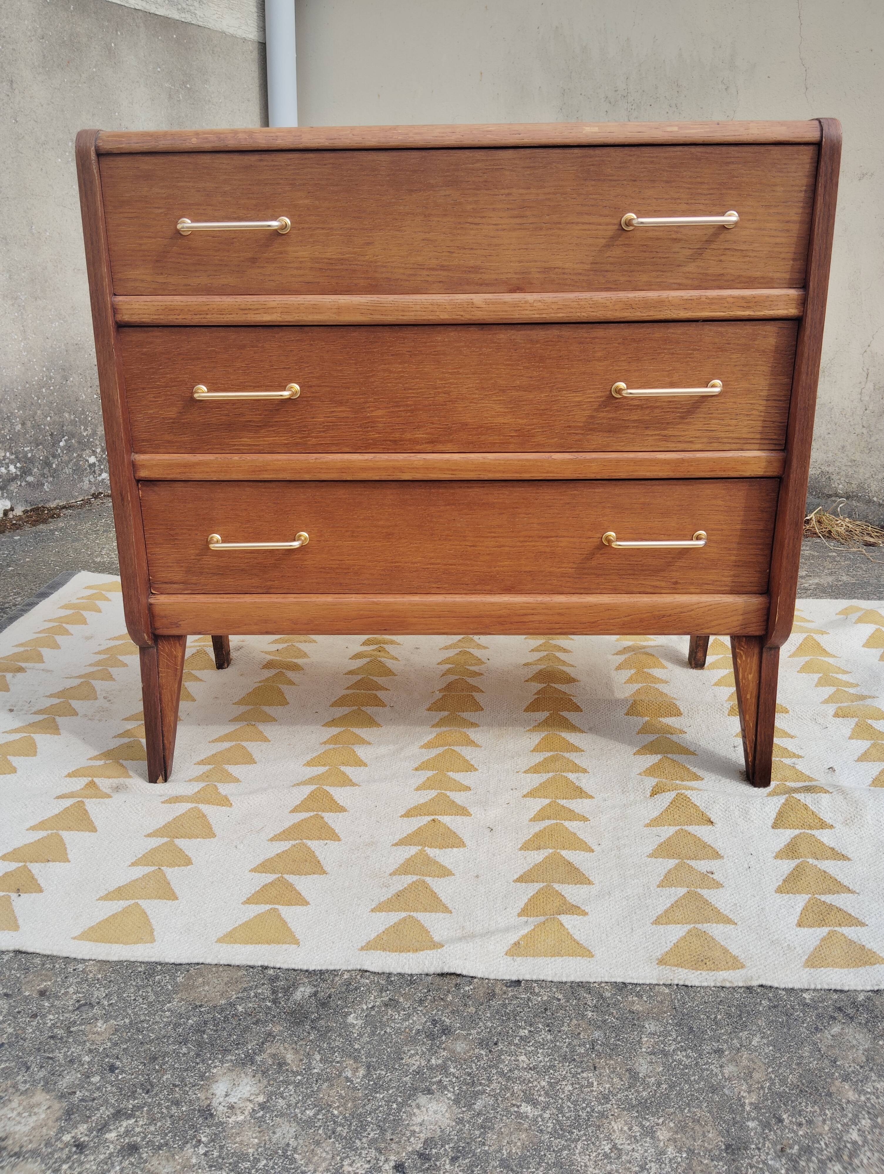 Small vintage chest of drawers