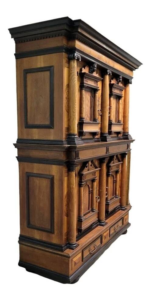 Cabinet or two-part cabinet with Renaissance architectural facade