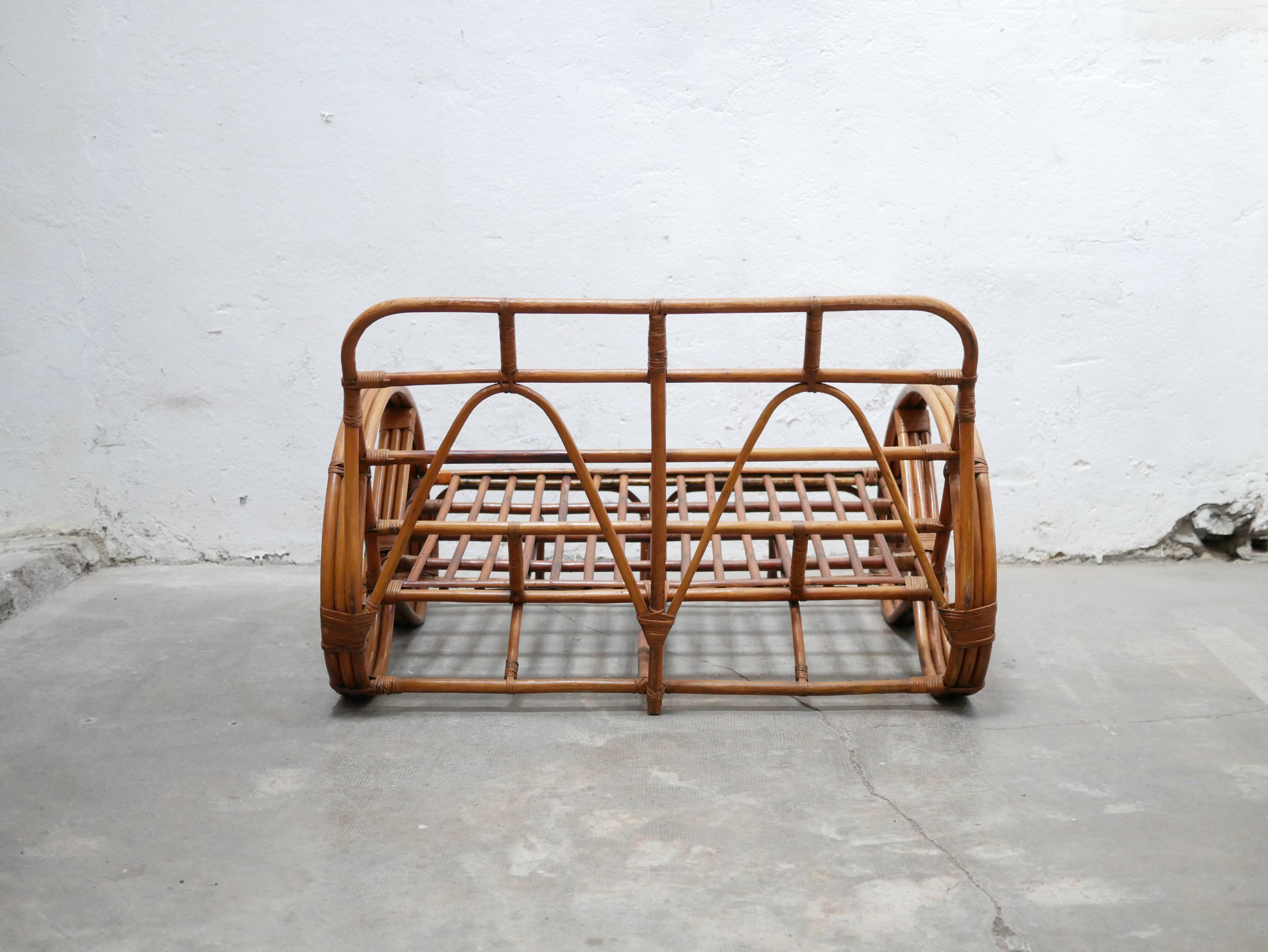 Canapé bretzel vintage en rotin