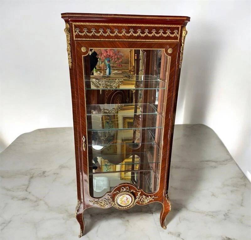 Louis XV style display cabinet in wood and bronze, with several shelves