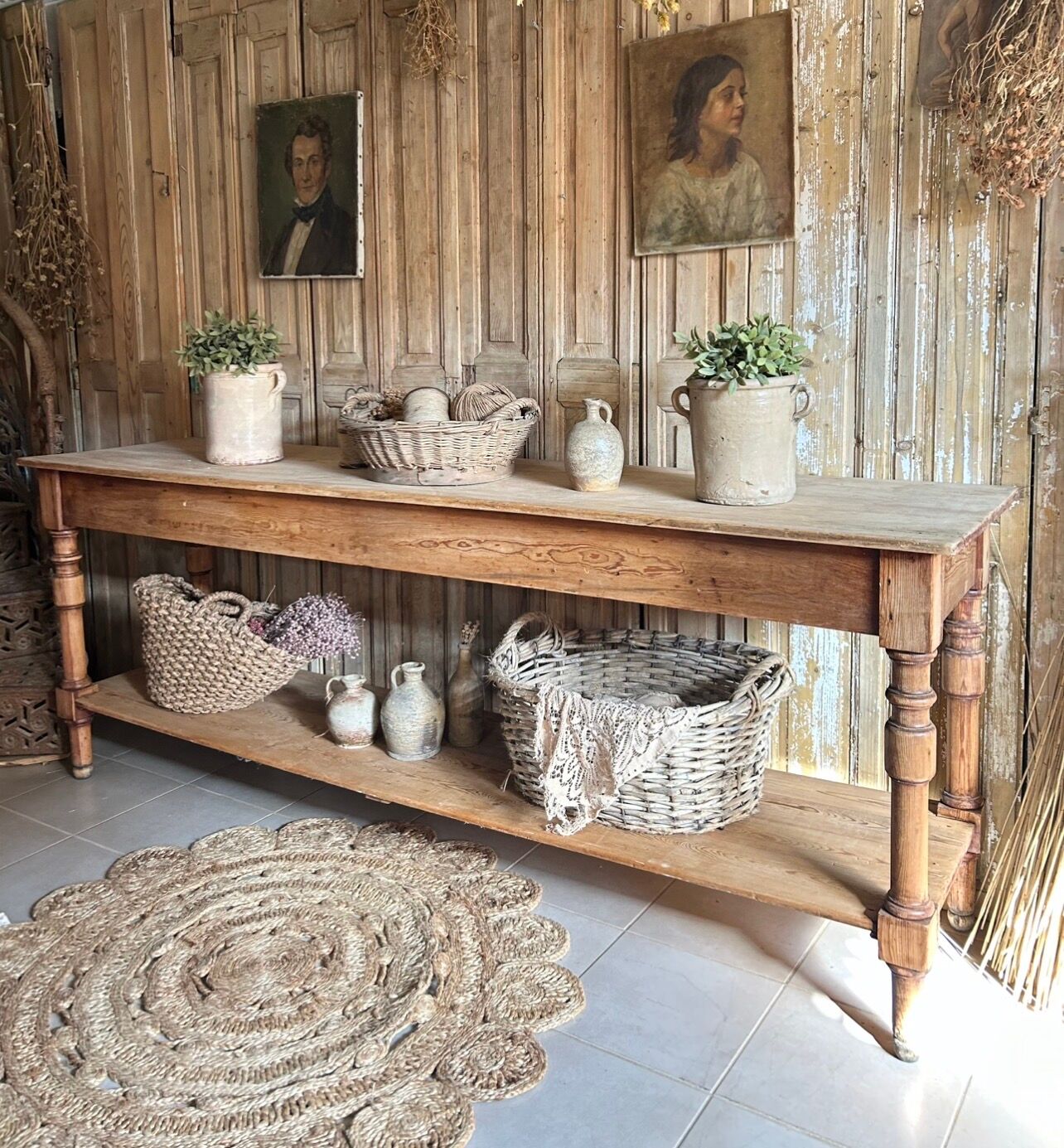 Old cloth merchant's table