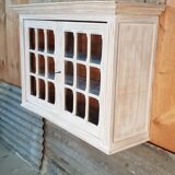 Showcase furniture to hang