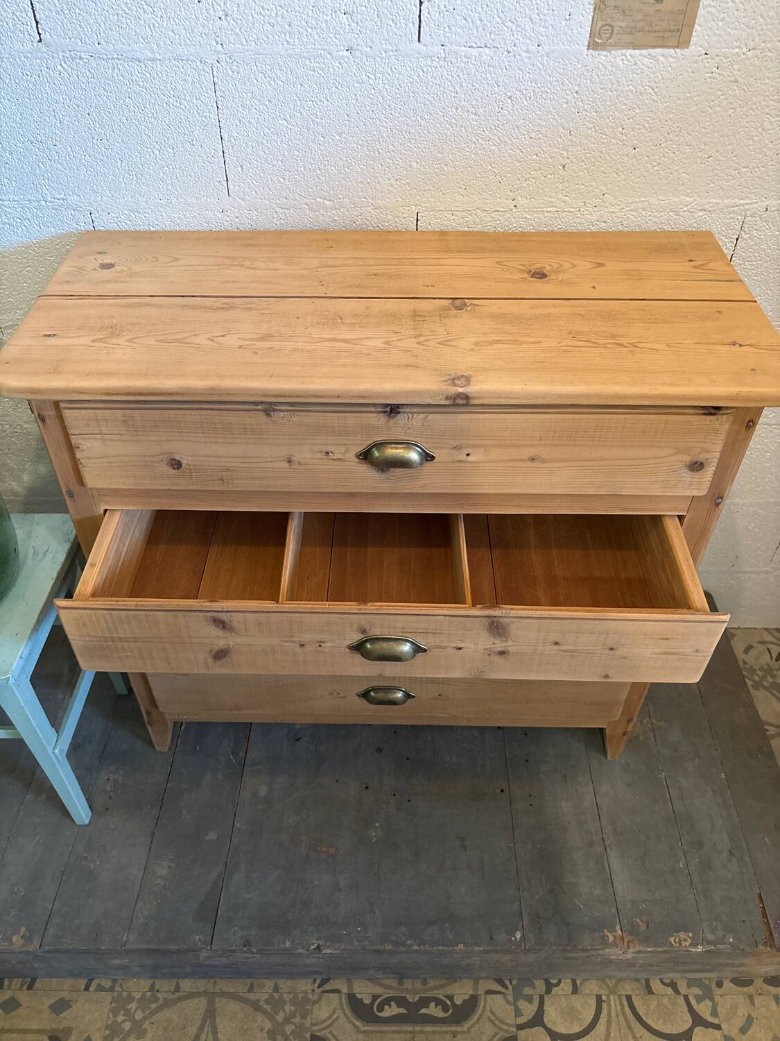 Fir chest of drawers