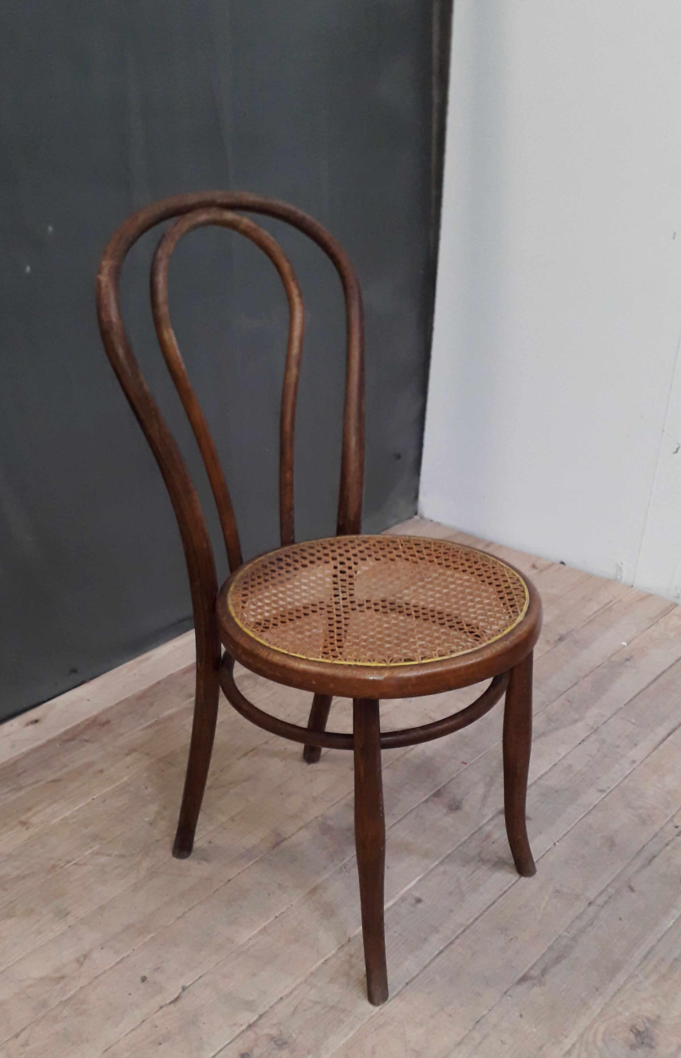 Chaise de bistrot 1900 en bois courbé