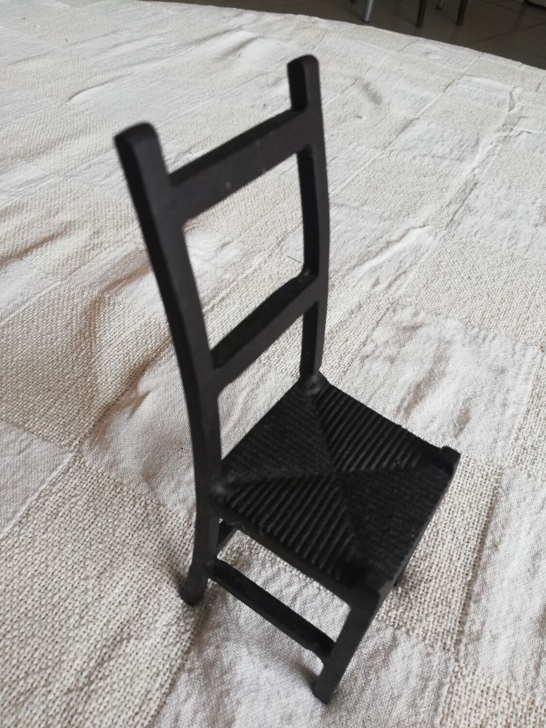 Chaise miniature fer forgé