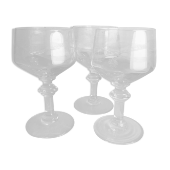 Verres à liqueur ciselés