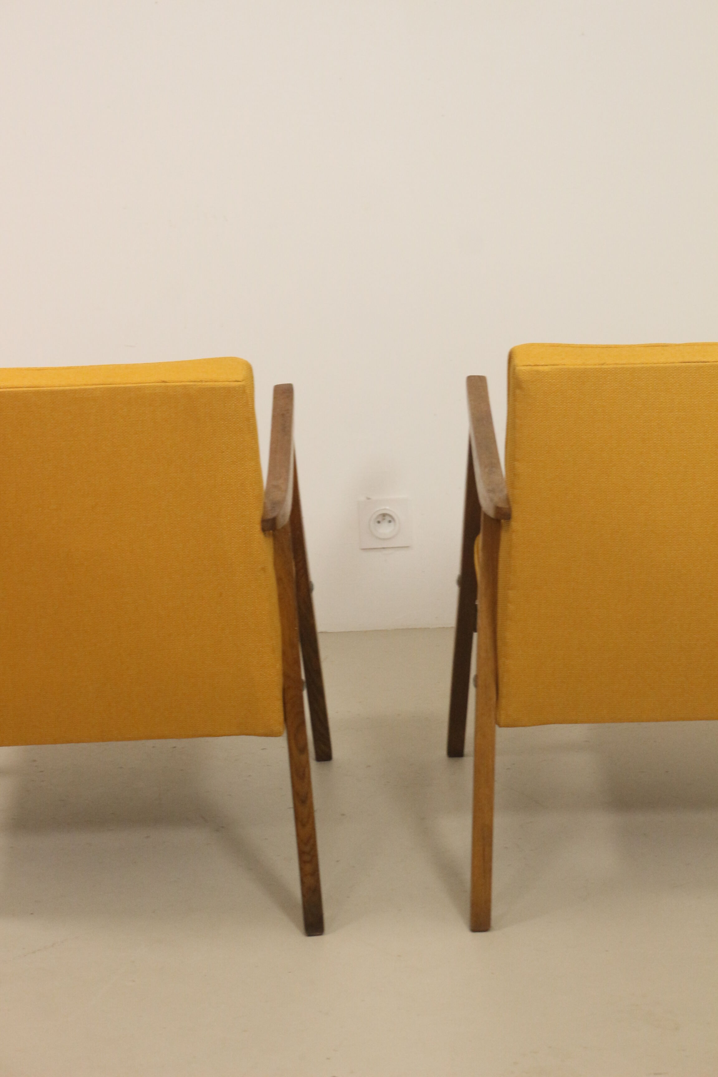 Pair of Scandinavian armchairs 1960 curved armrests. Ref Mimosa