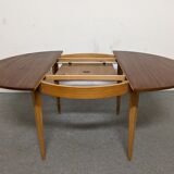 Vintage round table extended by the 50s/60s