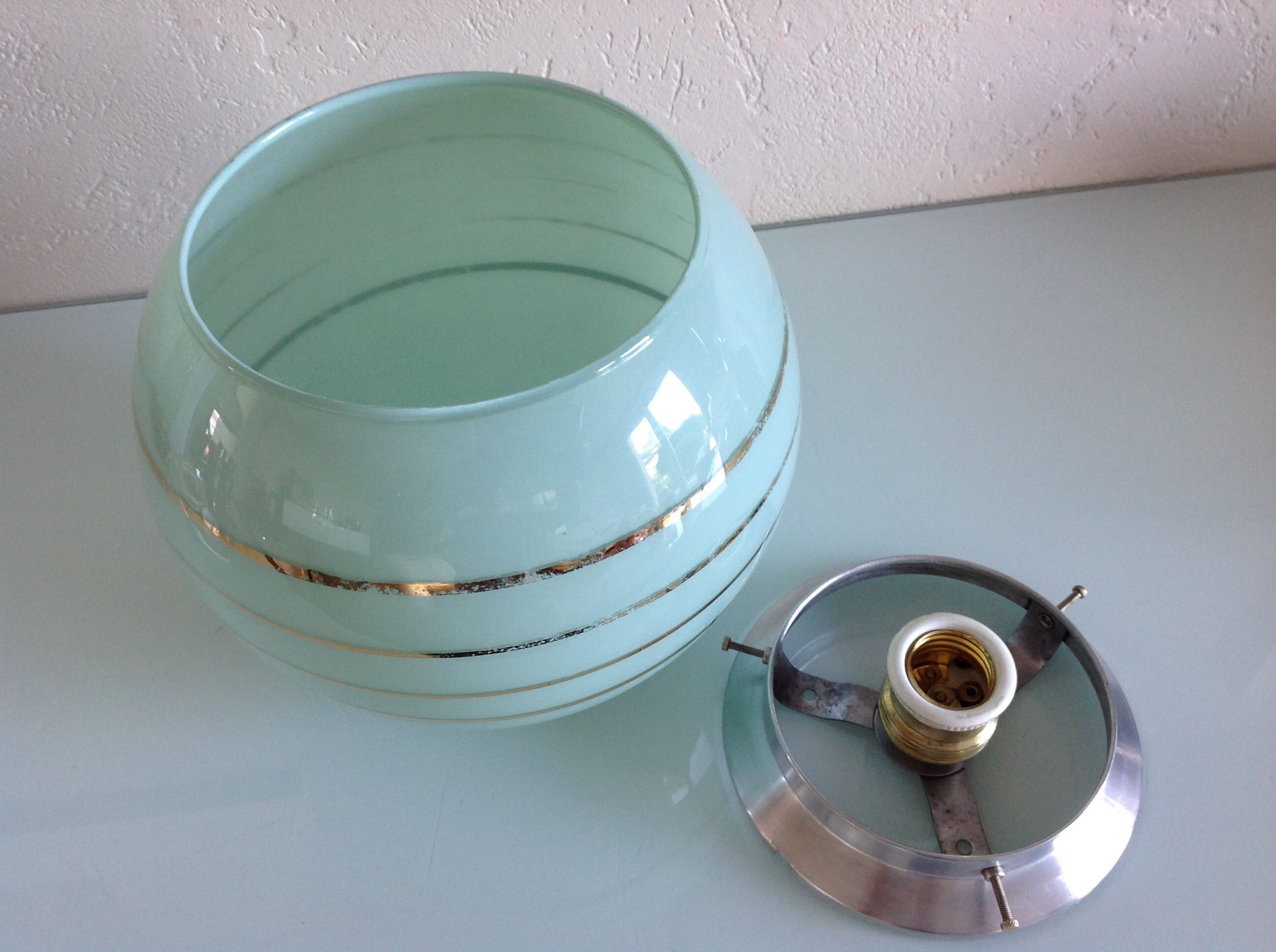 Ceiling lamp globe in opaline peppermint / vintage years 50-60