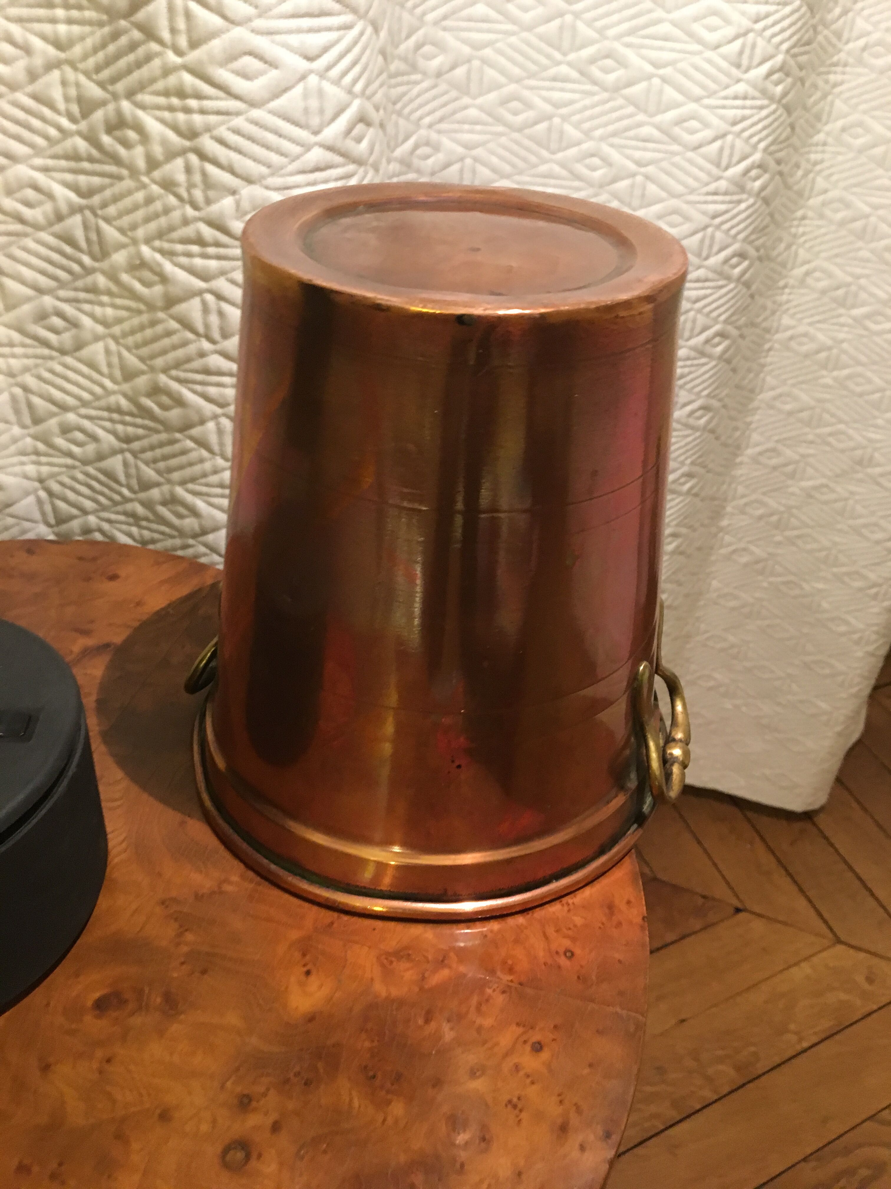 Old 19th century ice bucket refresher