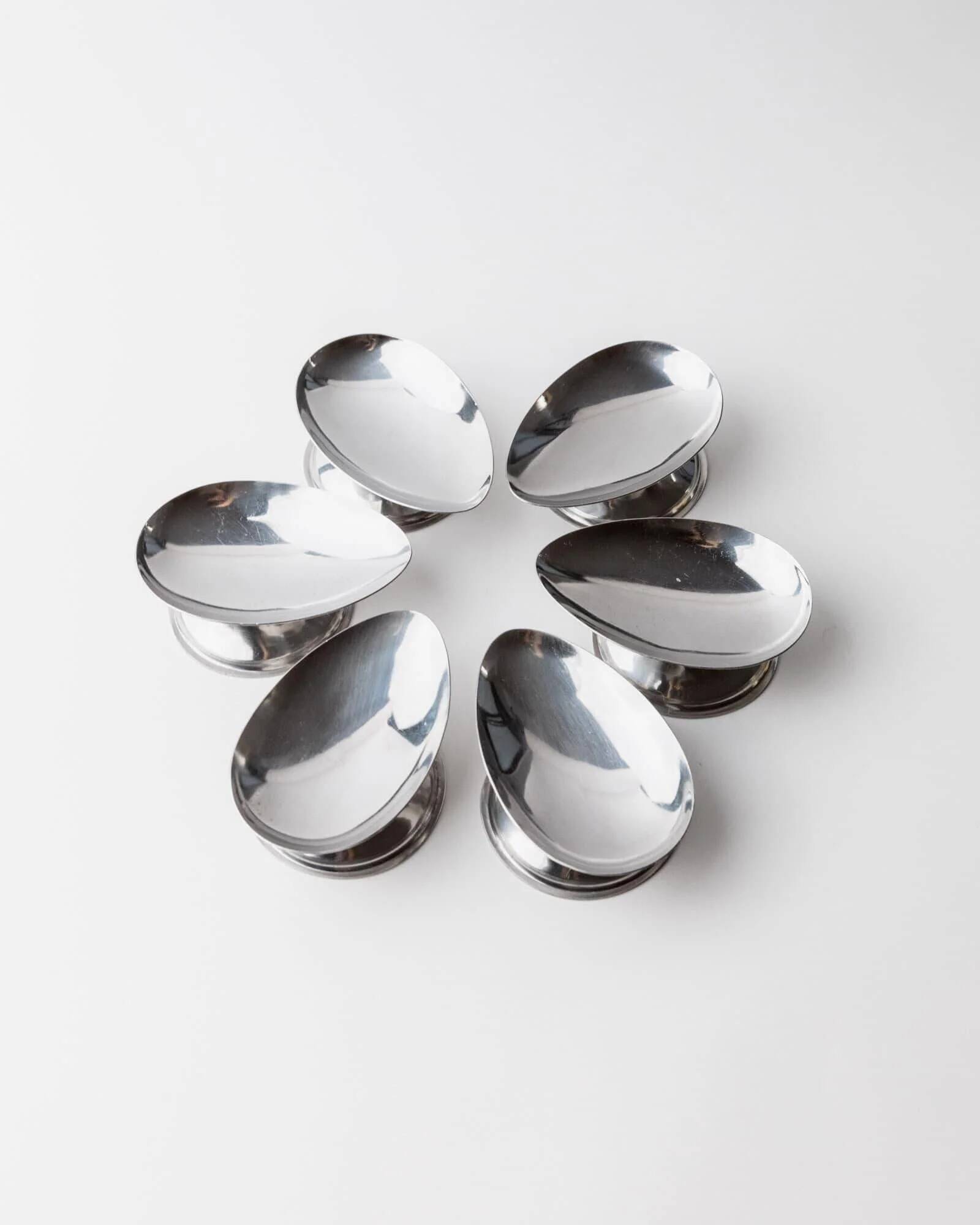 Lot of 6 vintage stainless steel bowls, 1970s, egg-shaped design.