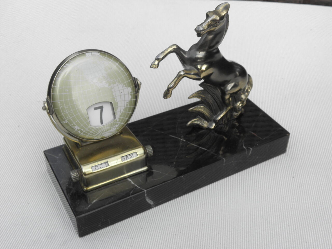 Perpetual calendar art deco horse figurine in marble