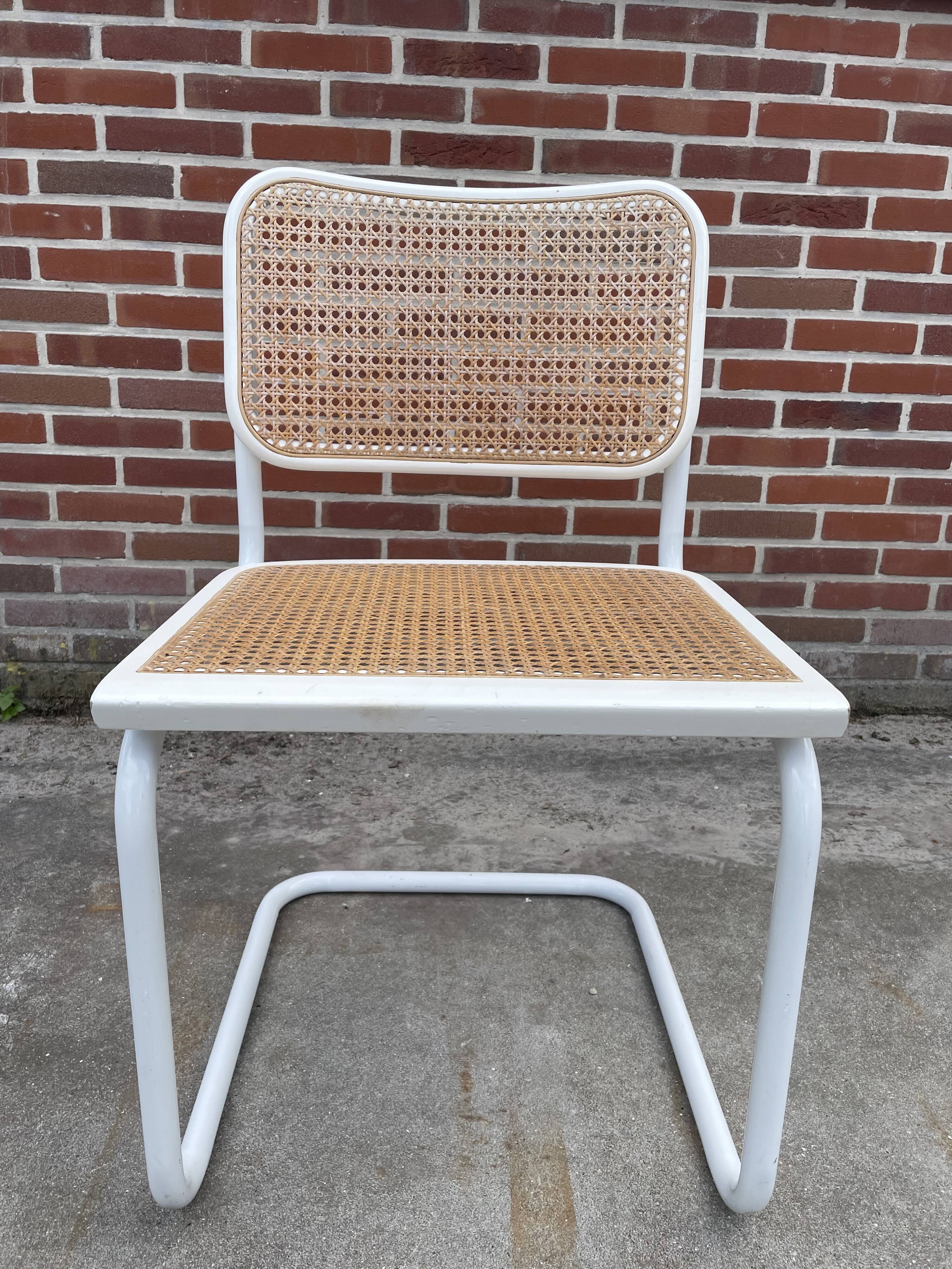 Set of 4 Cesca b32 model chairs in white