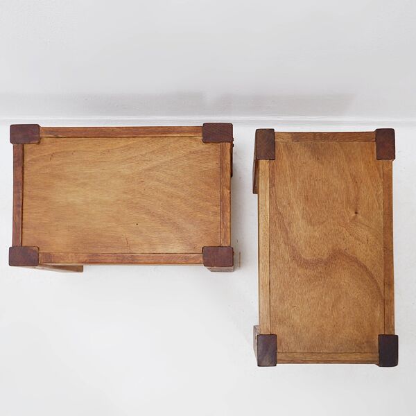 Paire de tables d'appoint rustiques / tables de chevet - années 1960