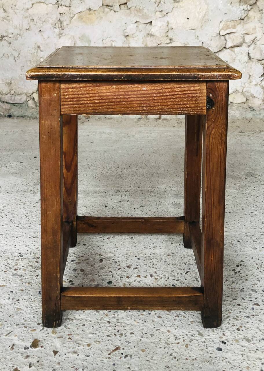 Tabouret vintage de ferme en châtaignier Circa 50