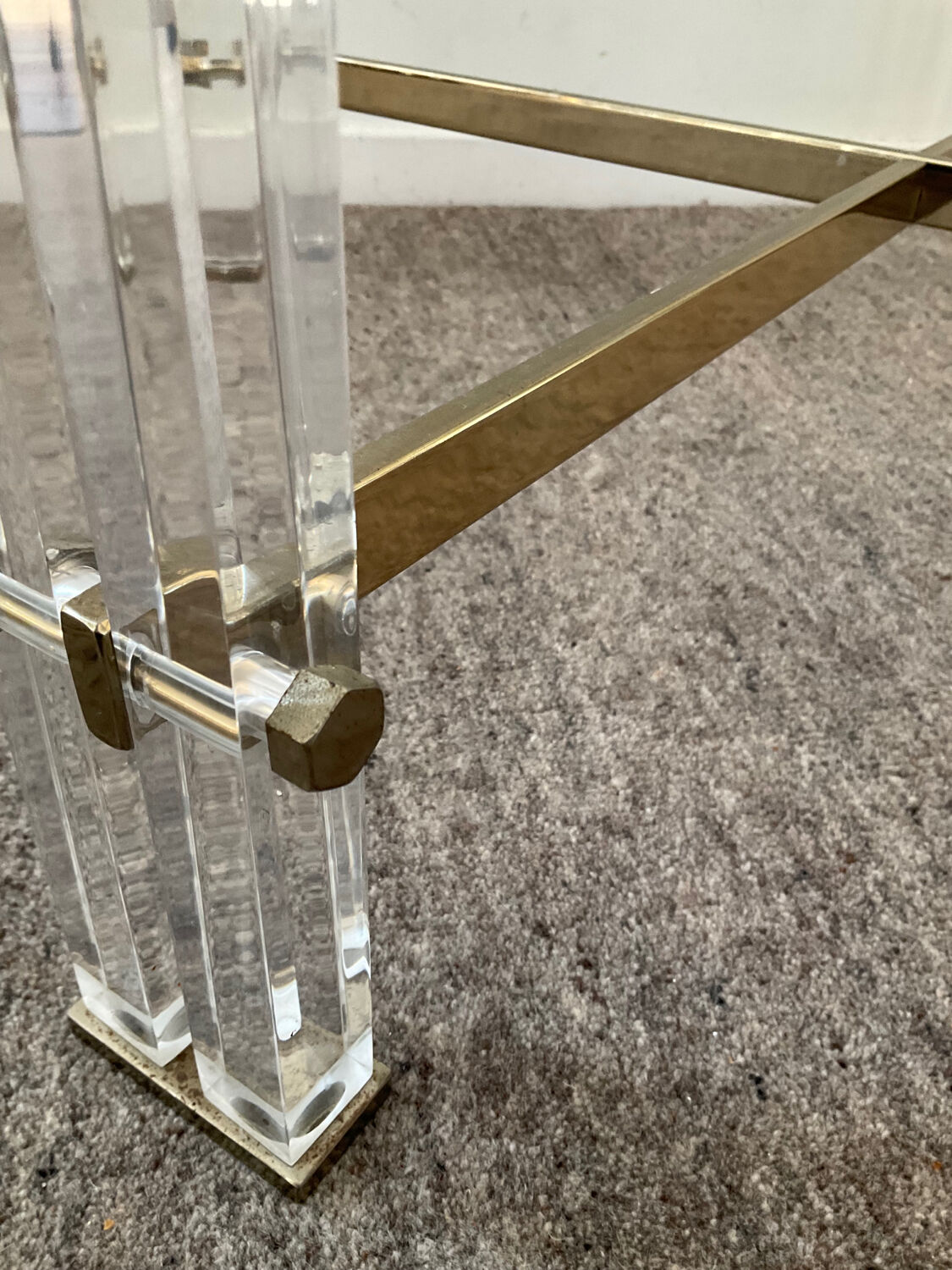 Vintage coffee table in lucite and brass 60s-70s