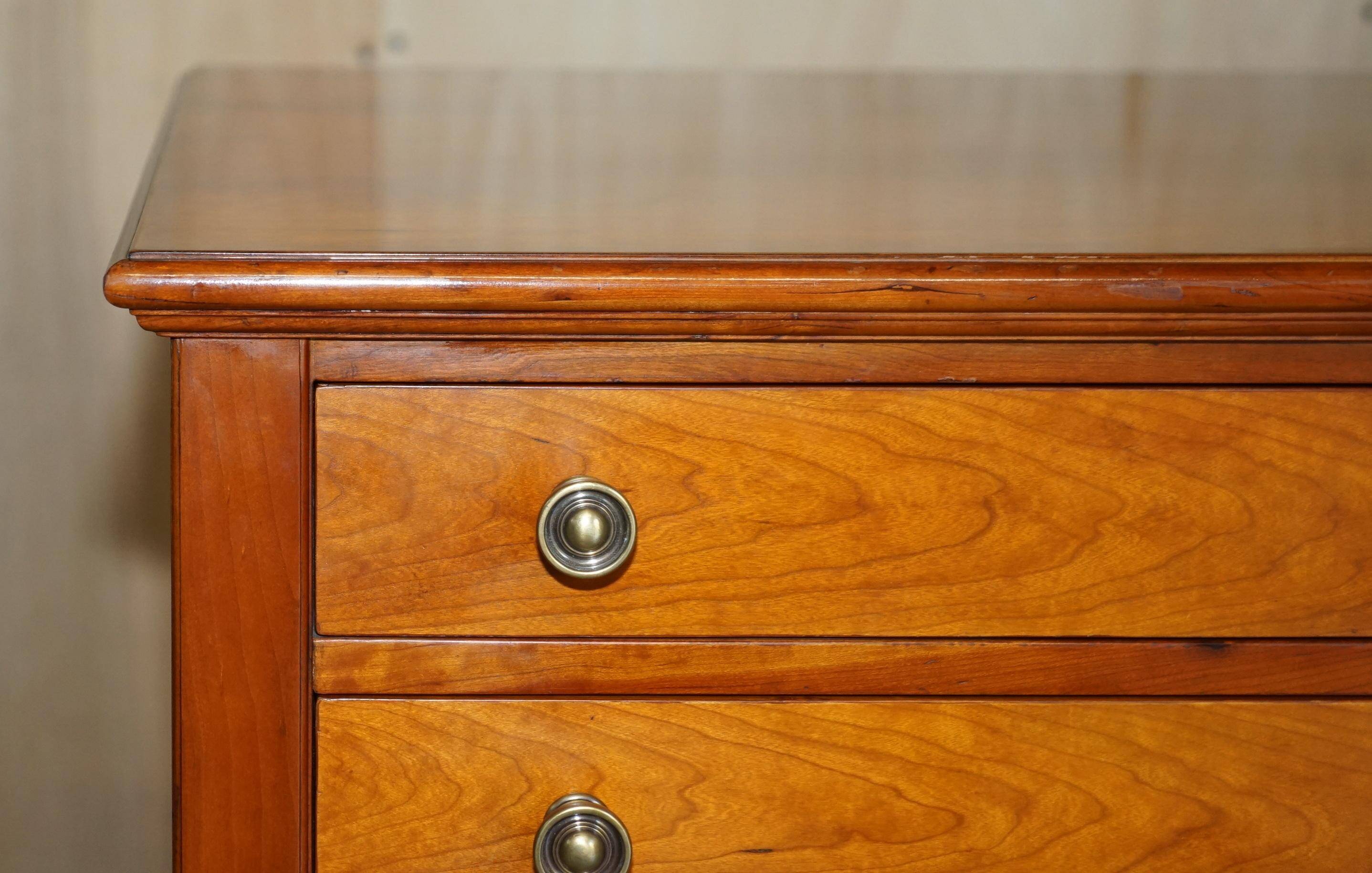 Large buffet Multiyork in solid cherry wood with six drawers.