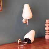 Paire d’appliques murales en laiton et plastique nervuré