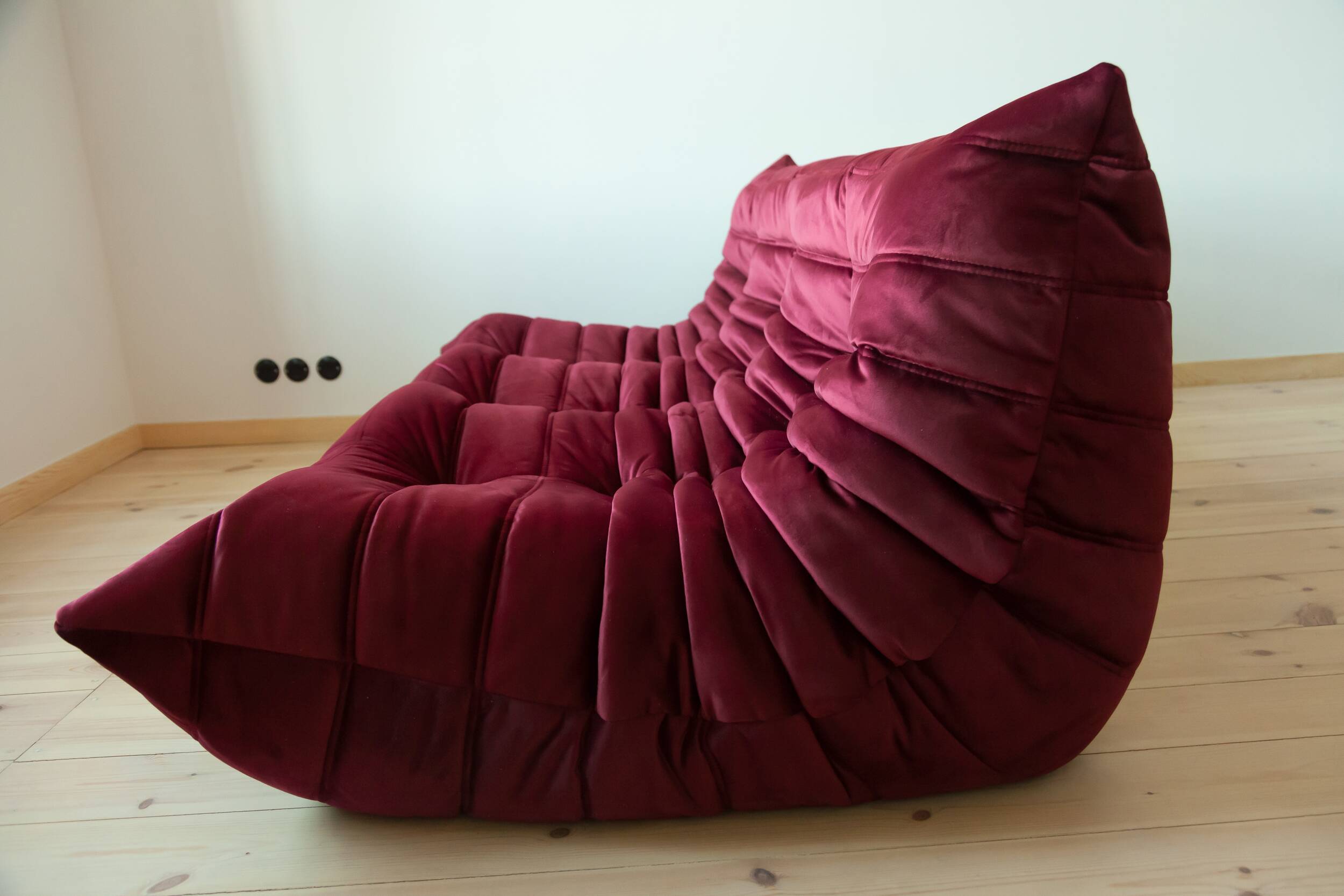 Togo 3- seater sofa in bordo velvet