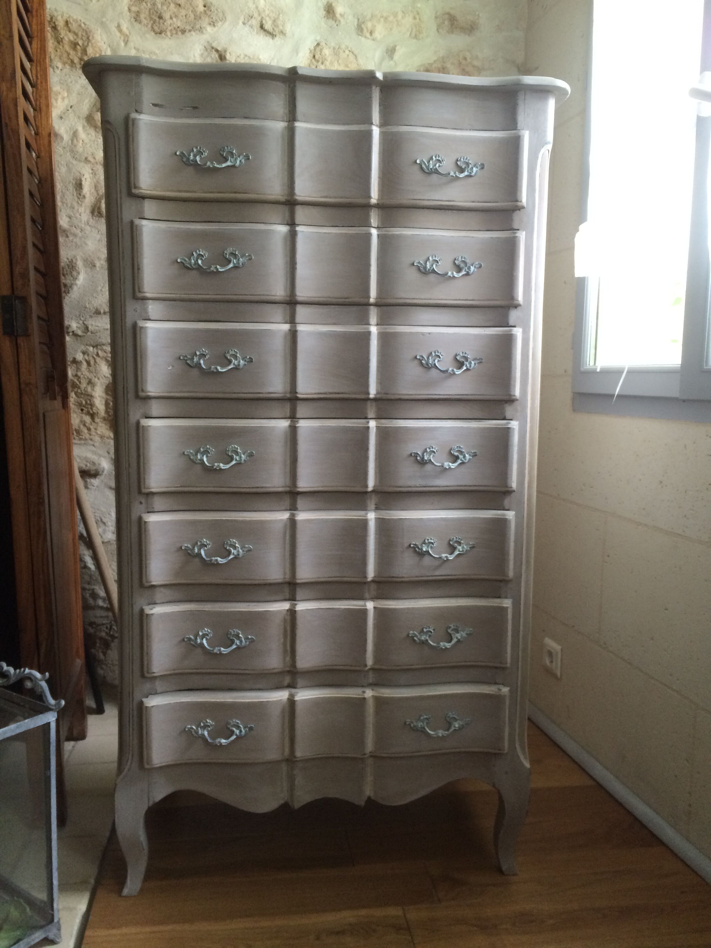 Semainier arbalète de style Louis XV sept tiroirs