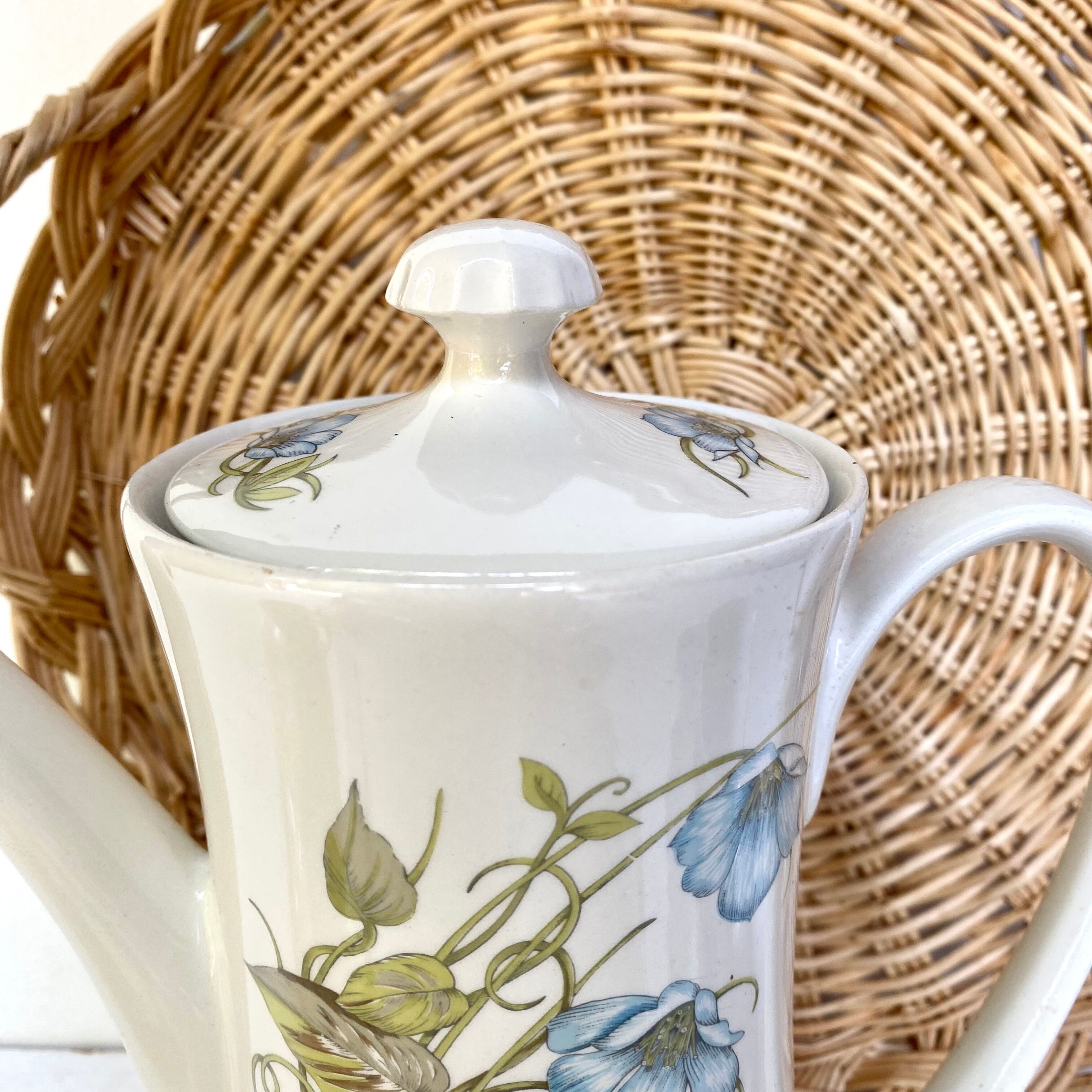 Porcelain tea or coffee service