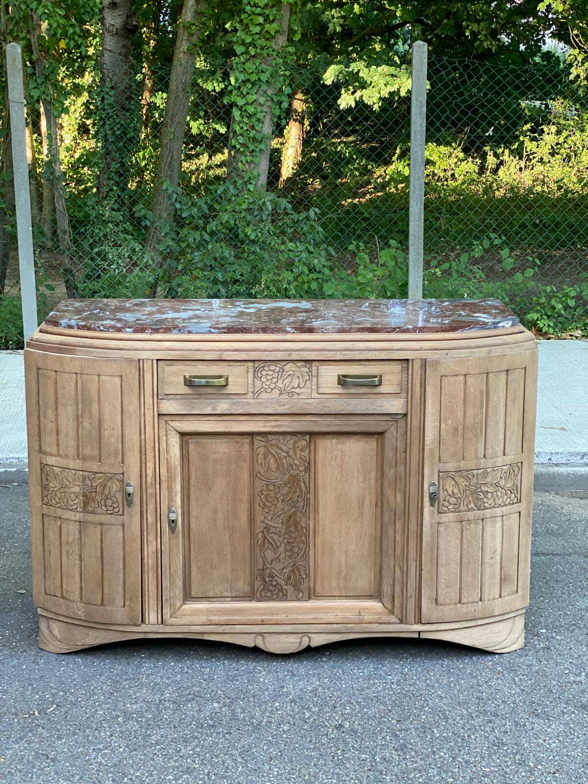 Art Deco vintage Parisian buffet renovated in solid oak and pink marble from the 1930s.