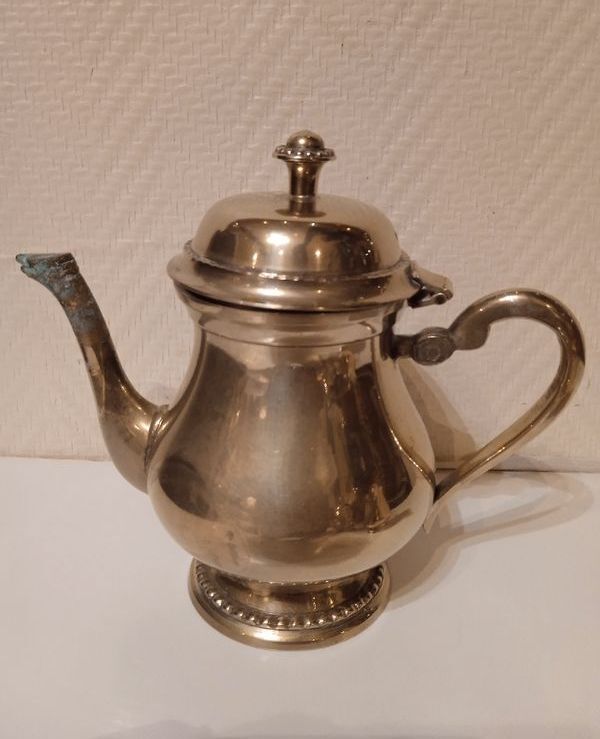 Tea and coffee service 4 pieces brass