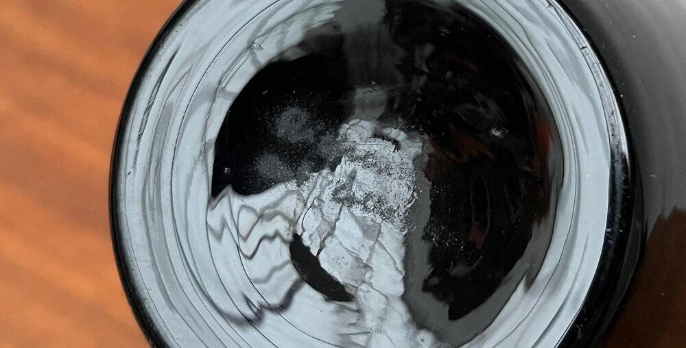 Postmodern black art glass vase by Hans Jürgen Richartz for the Richartz art collection, 1980s.