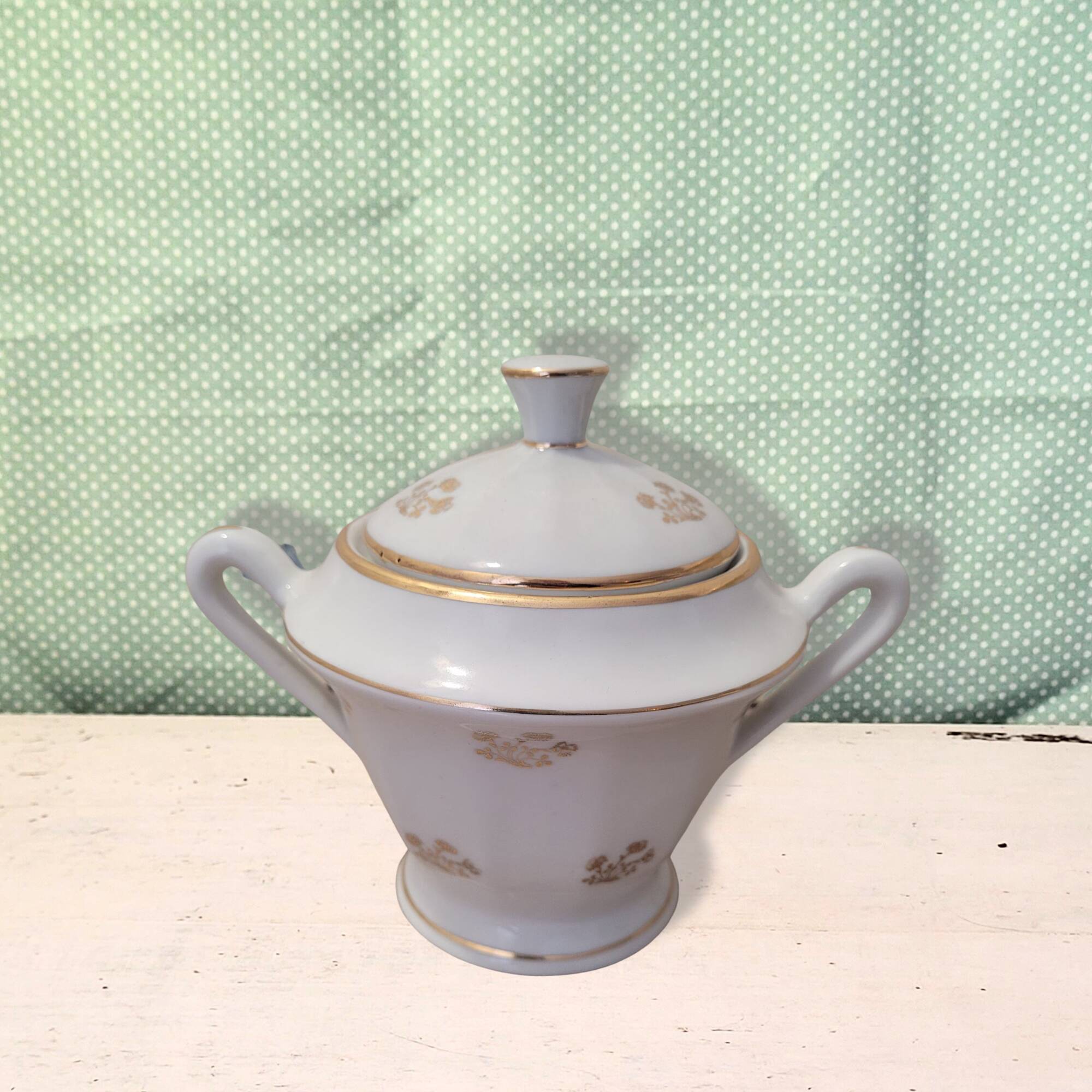 Service à thé en porcelaine de Limoges blanche et dorée, années 50