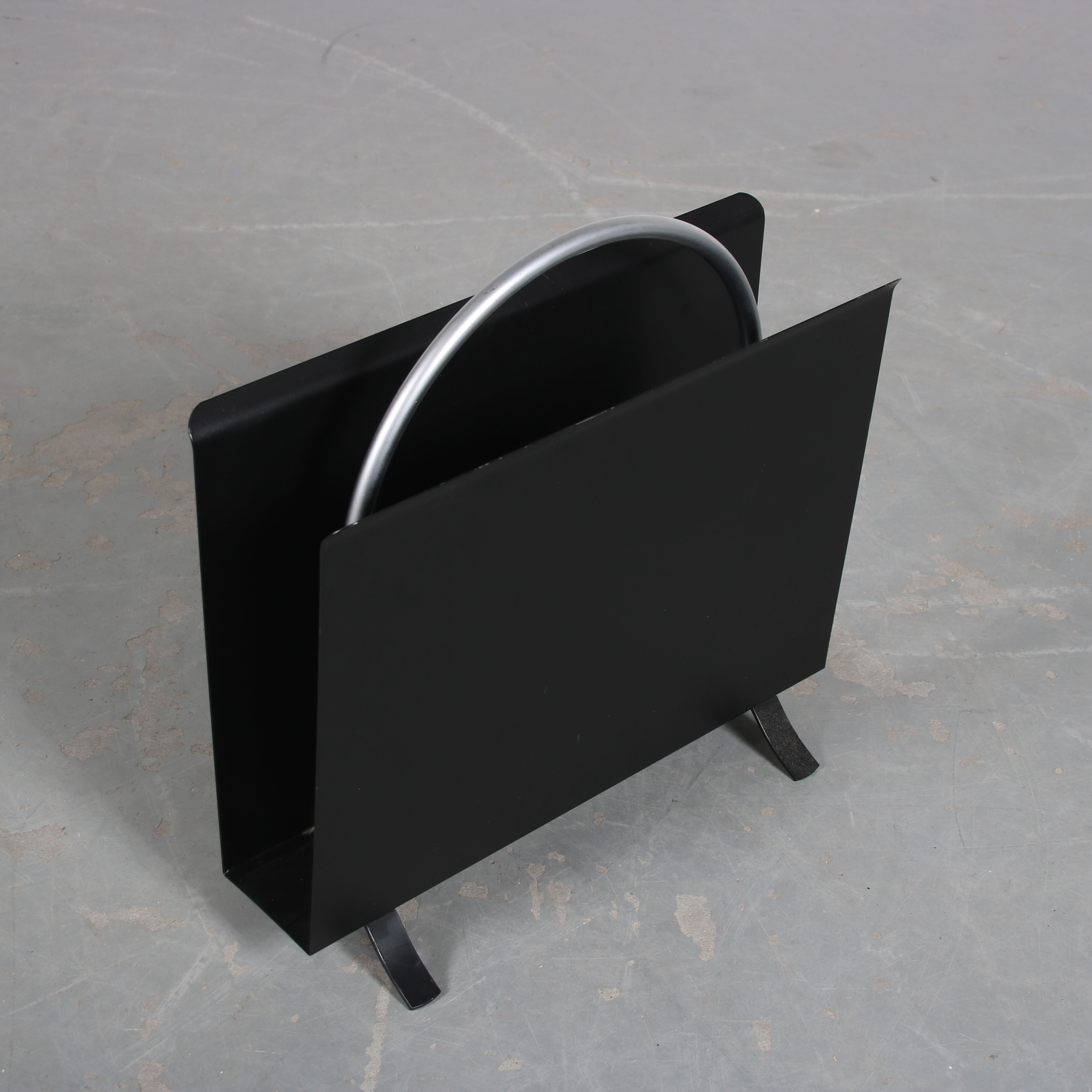 1950s Recent edition magazine rack by W.H. Gispen for Dutch Originals, Netherlands