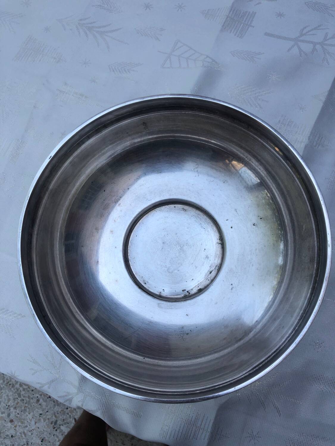 Vintage art deco cup in silver metal