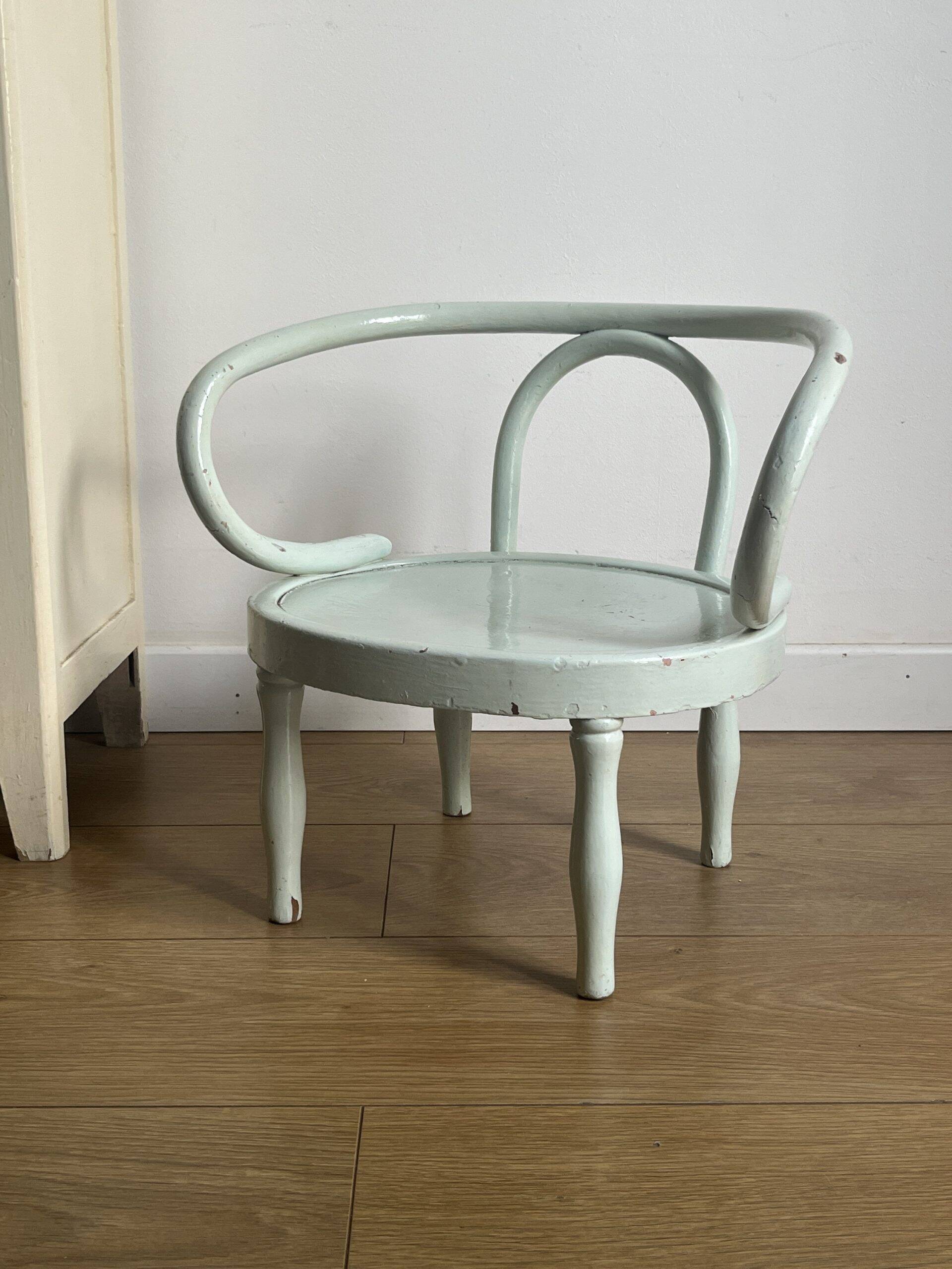 Children's armchair in turned wood early 20th century