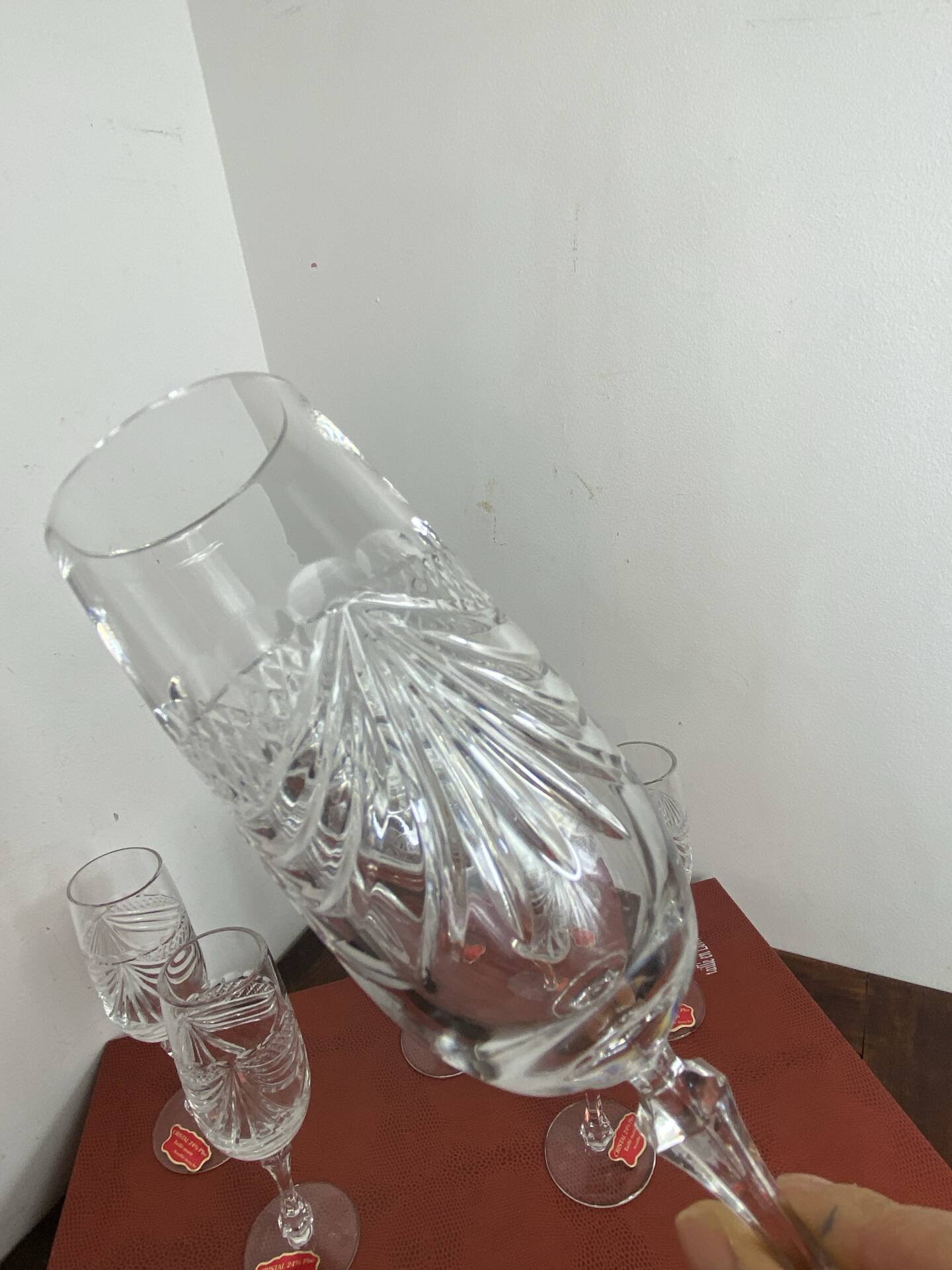 Champagne flutes, cut crystal from Lorraine, with original box.