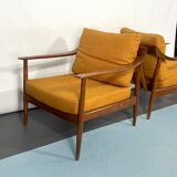 Mid-century modern pair of Walter Knoll armchairs model 550 from 50s