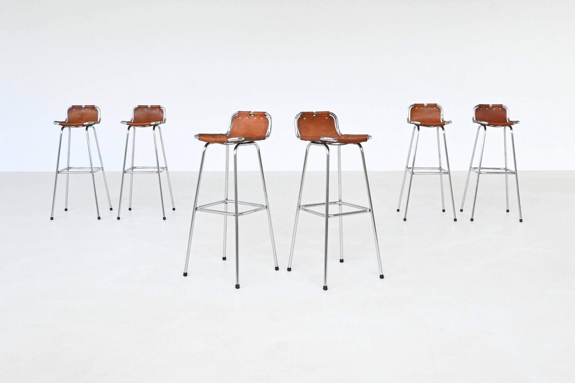 Ensemble de six tabourets de bar Charlotte Perriand, Station de ski des Arcs, France, 1960