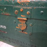 Old green malle
