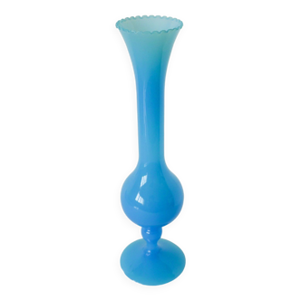 Grand vase en opaline bleu dentelé, 1970