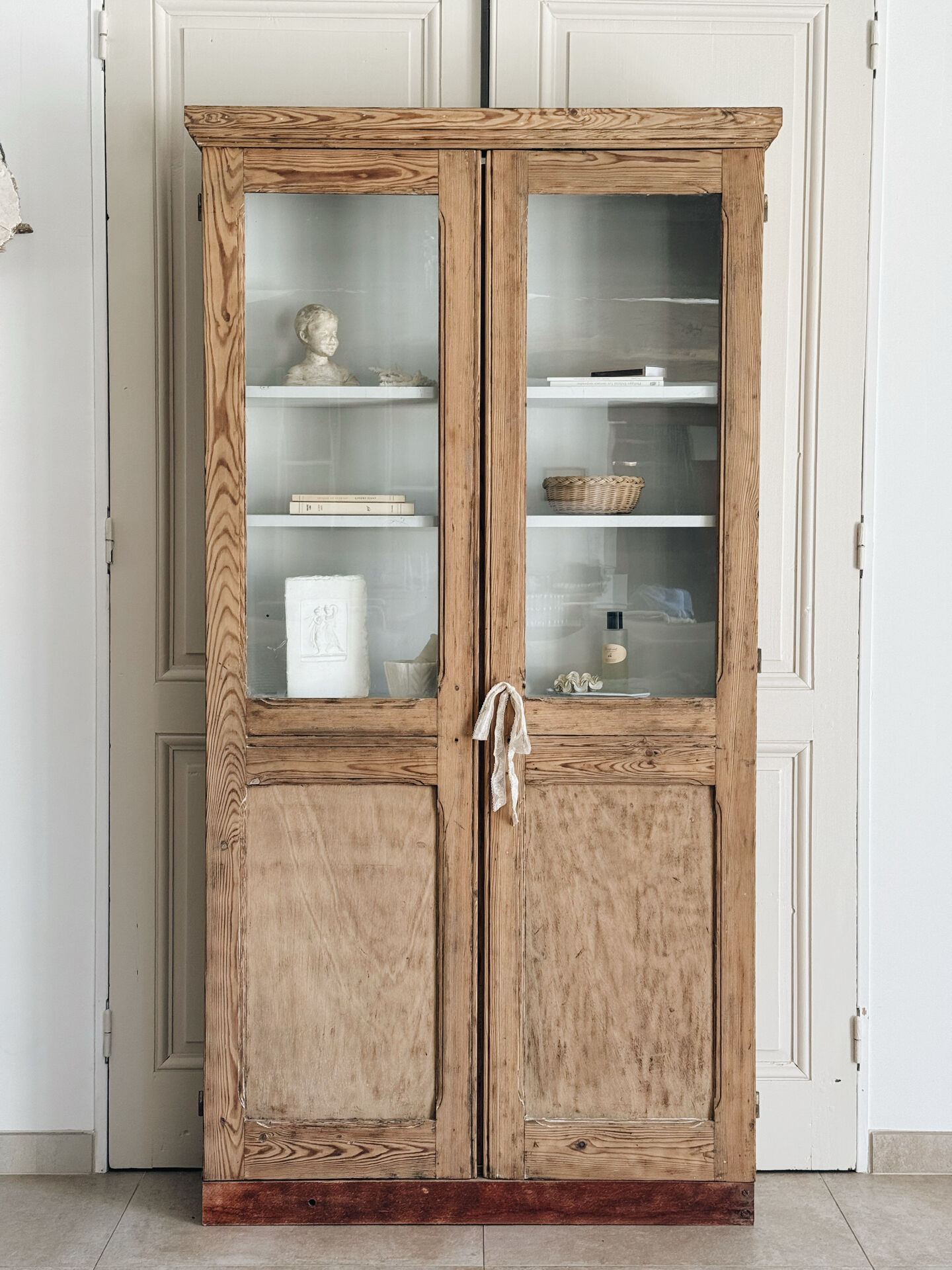 Vitrine patinée