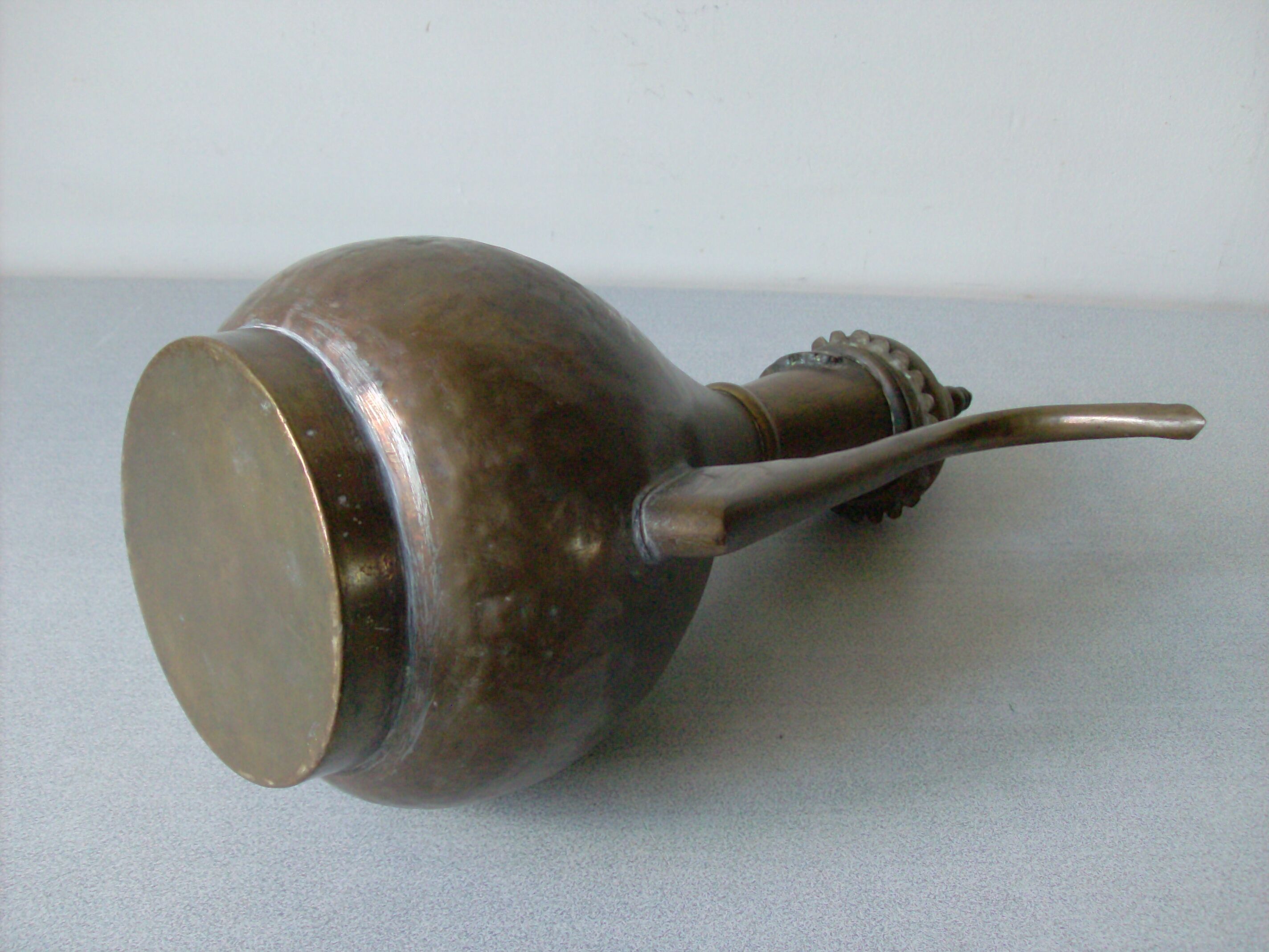 Old oriental pourer Arabic teapot ewer in brass and bronze 34 cm