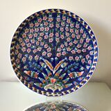 Kutahya porcelain plate with Iznik ottoman motifs
