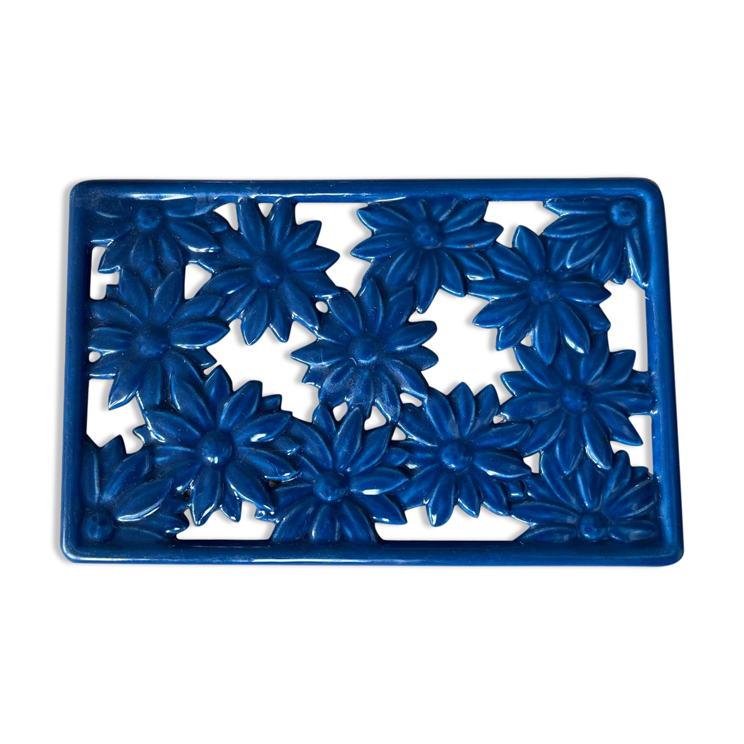 Flat underside in enamelled cast iron