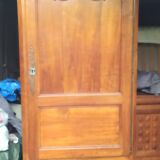 Small 18th century cherry wood bonnetière from the Vendée region