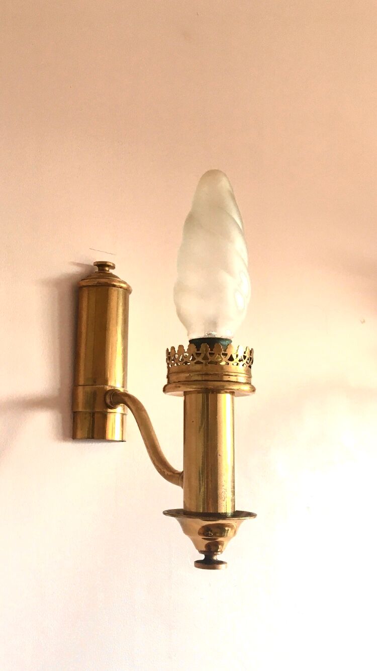 Wall light in in brass 50s