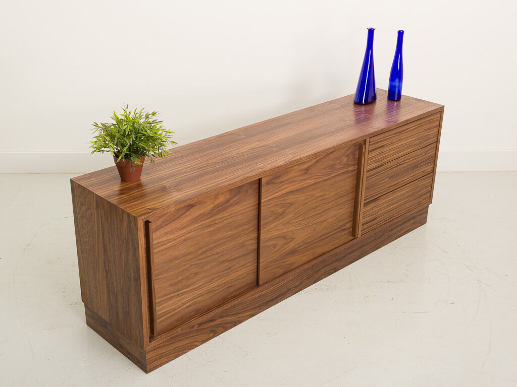 Oiled walnut TV stand equipped with 2 sliding doors and 3 drawers
