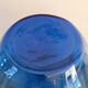 Vase en verre bleu